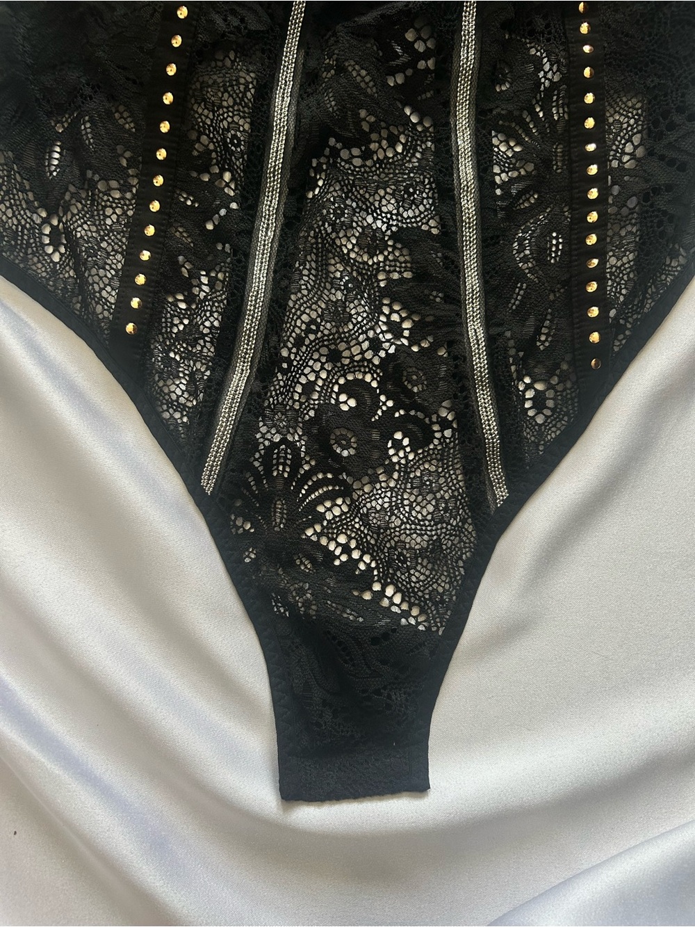Victoria’s Secret Very Sexy Embellished Lace Bodysuit M- Excellent Condition - Picture 10 of 14